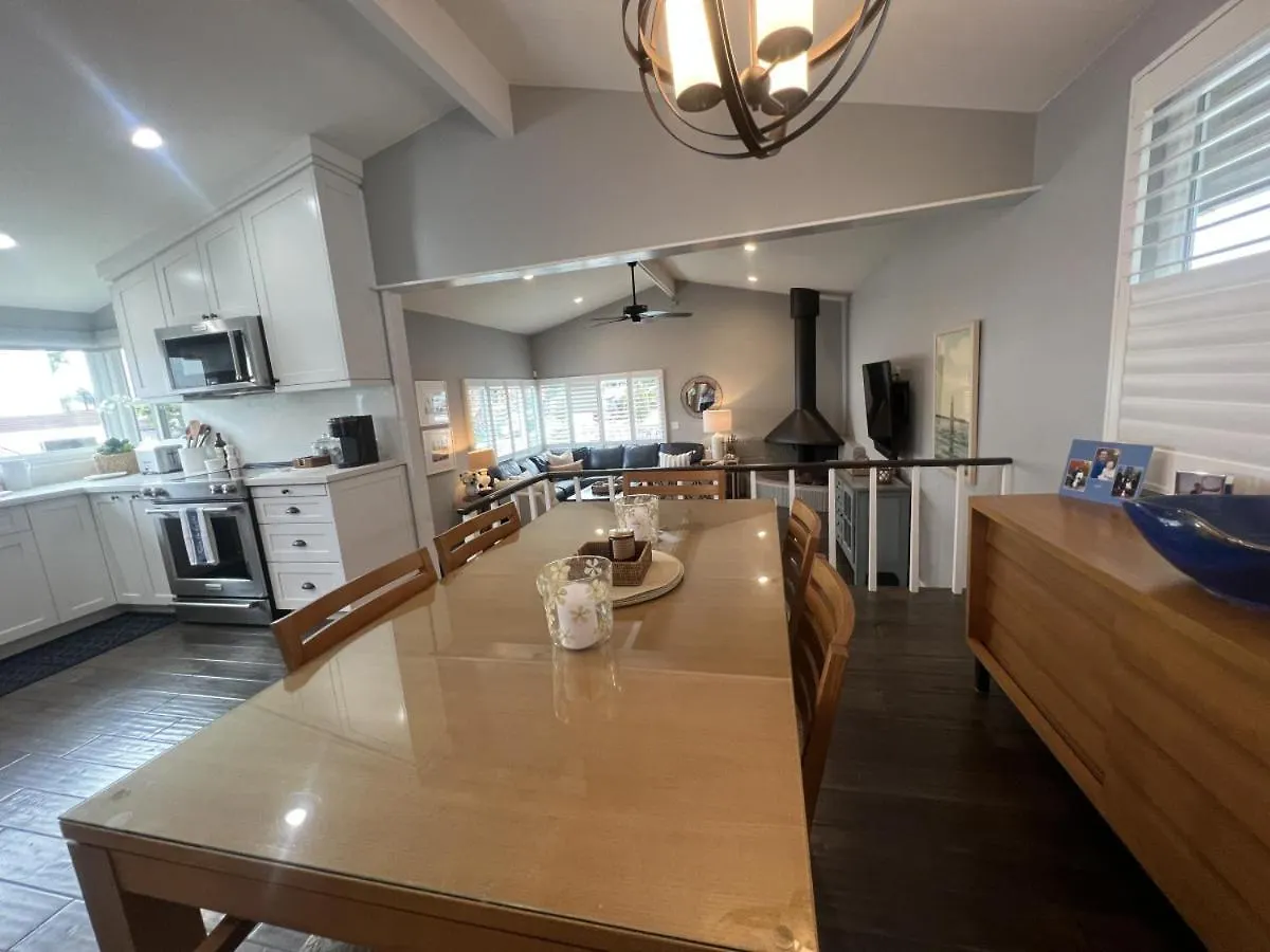 Heart Of Corona Del Mar 2 Bed 2 Bath Gem Huge Patio And Front Yard Newport Beach 0*,  United States