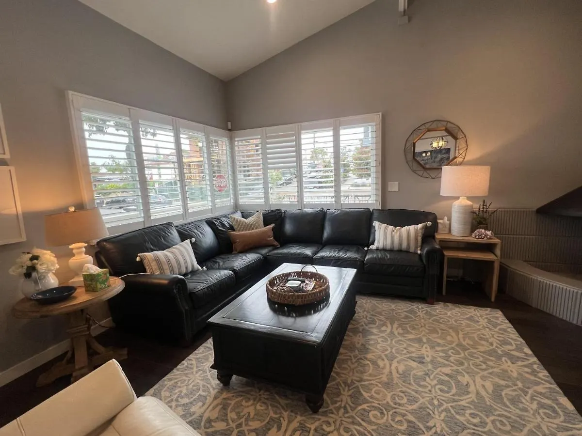 Holiday home Heart Of Corona Del Mar 2 Bed 2 Bath Gem Huge Patio And Front Yard Newport Beach United States