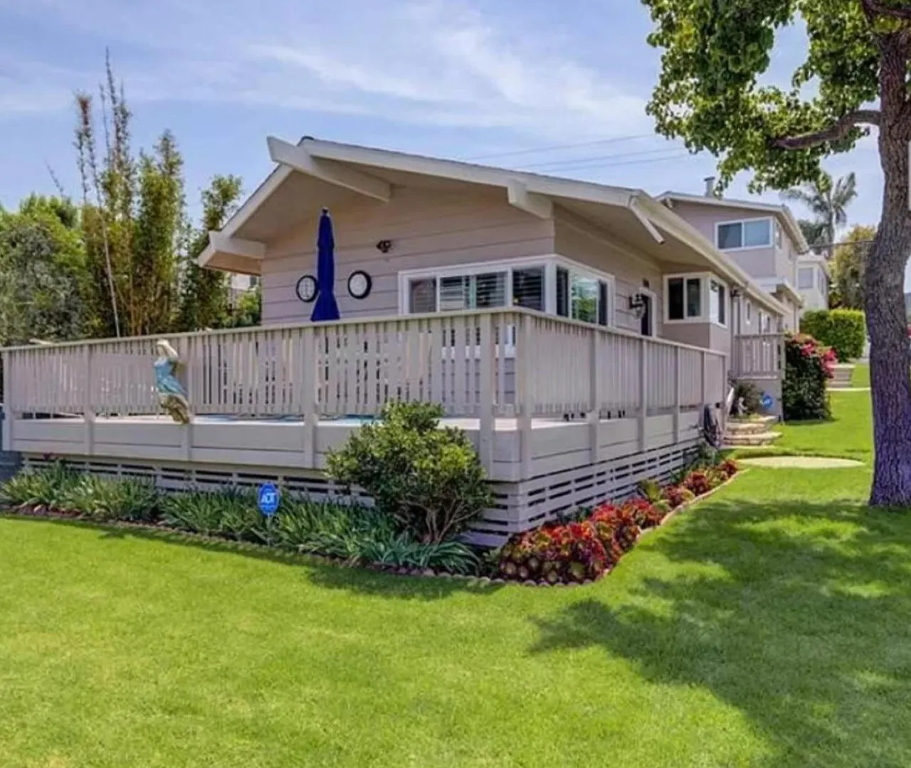 Heart Of Corona Del Mar 2 Bed 2 Bath Gem Huge Patio And Front Yard Newport Beach