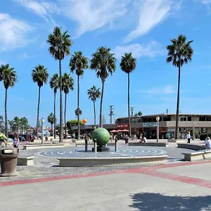 Apartment 1000#4 Modern Home, Steps From W/ac!, Newport Beach