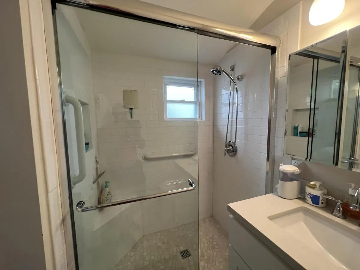 Heart Of Corona Del Mar 2 Bed 2 Bath Gem Huge Patio And Front Yard Newport Beach Holiday home